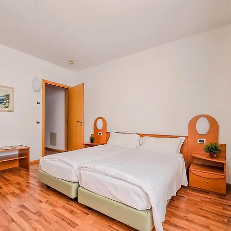 Aparthotel Englovacanze-3
